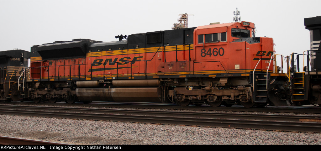 BNSF 8460